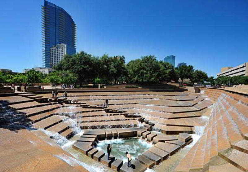 Courtyard By Marriott Dallas Arlington Entertainment District Ngoại thất bức ảnh