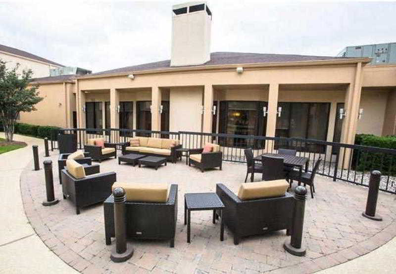 Courtyard By Marriott Dallas Arlington Entertainment District Ngoại thất bức ảnh