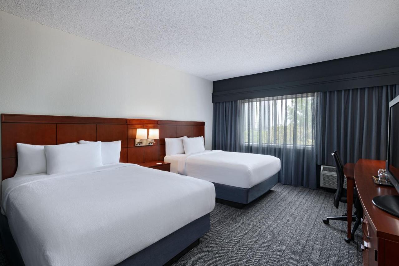 Courtyard By Marriott Dallas Arlington Entertainment District Ngoại thất bức ảnh