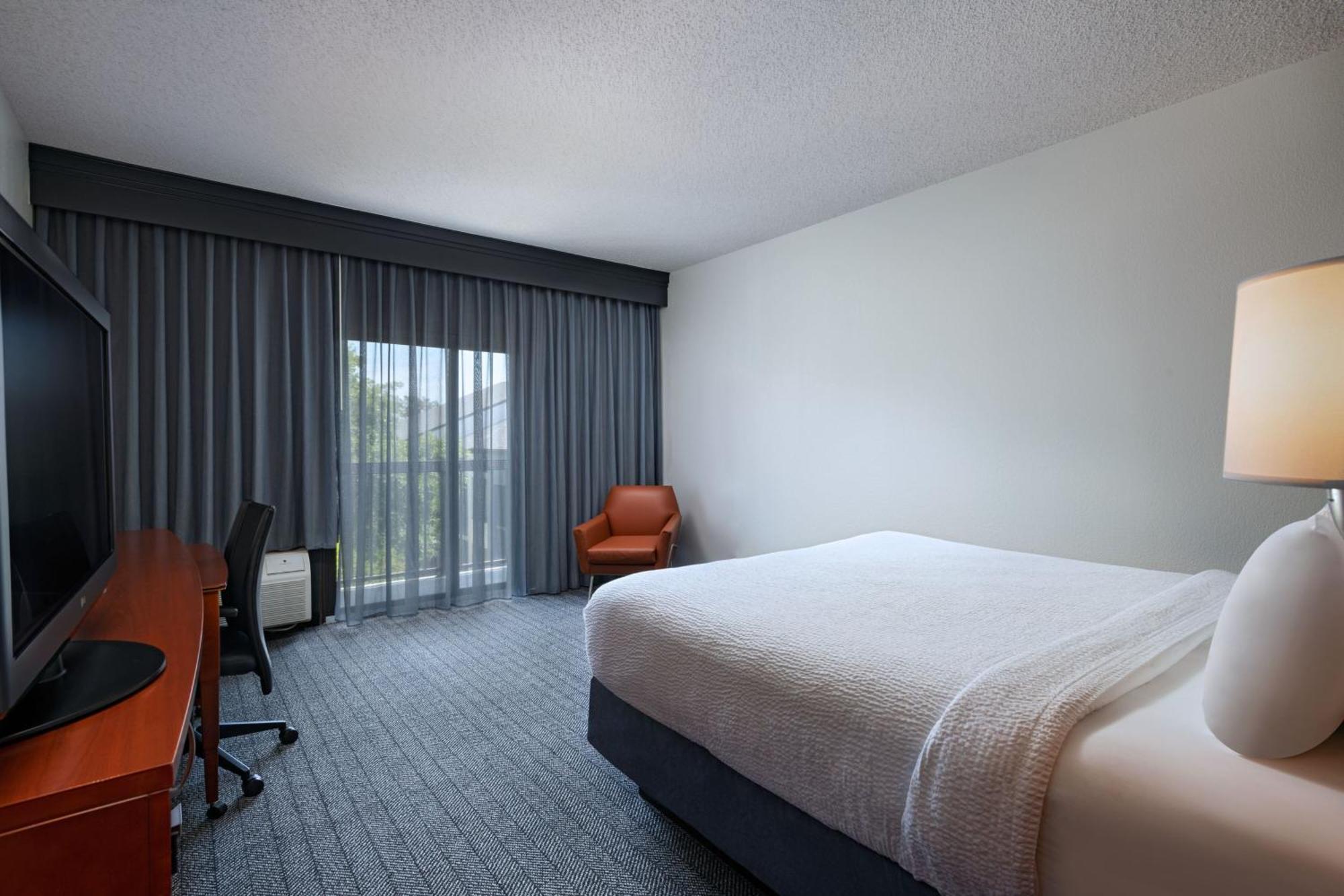 Courtyard By Marriott Dallas Arlington Entertainment District Ngoại thất bức ảnh