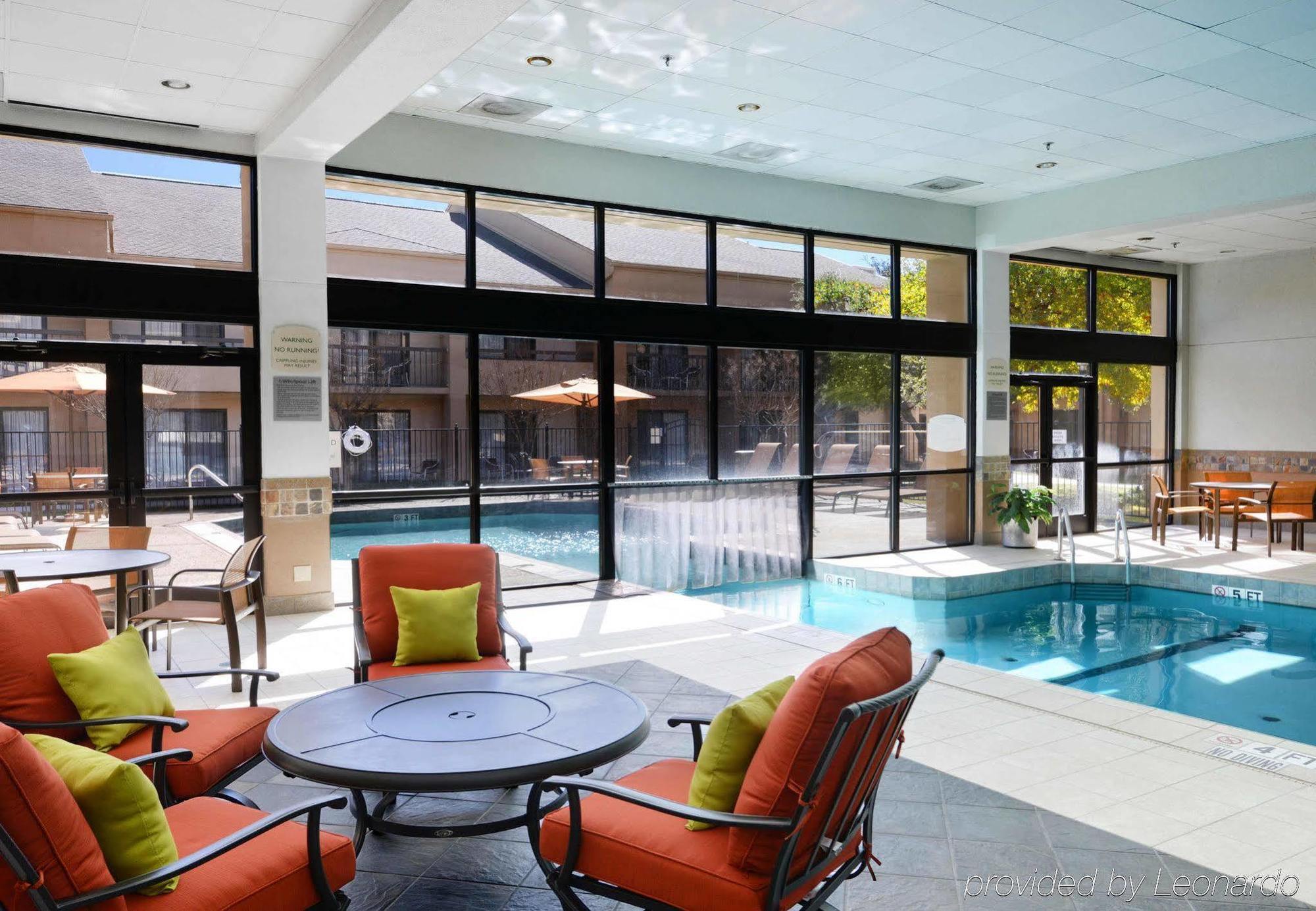 Courtyard By Marriott Dallas Arlington Entertainment District Ngoại thất bức ảnh