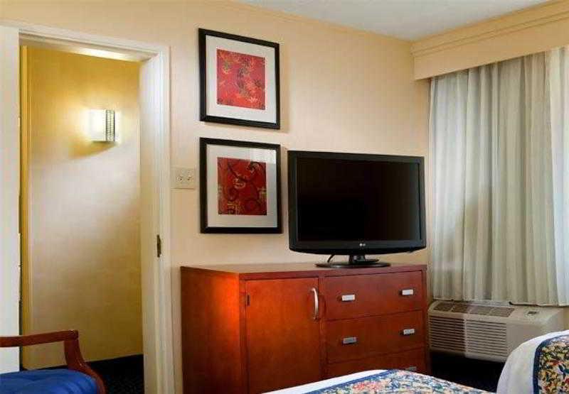 Courtyard By Marriott Dallas Arlington Entertainment District Ngoại thất bức ảnh